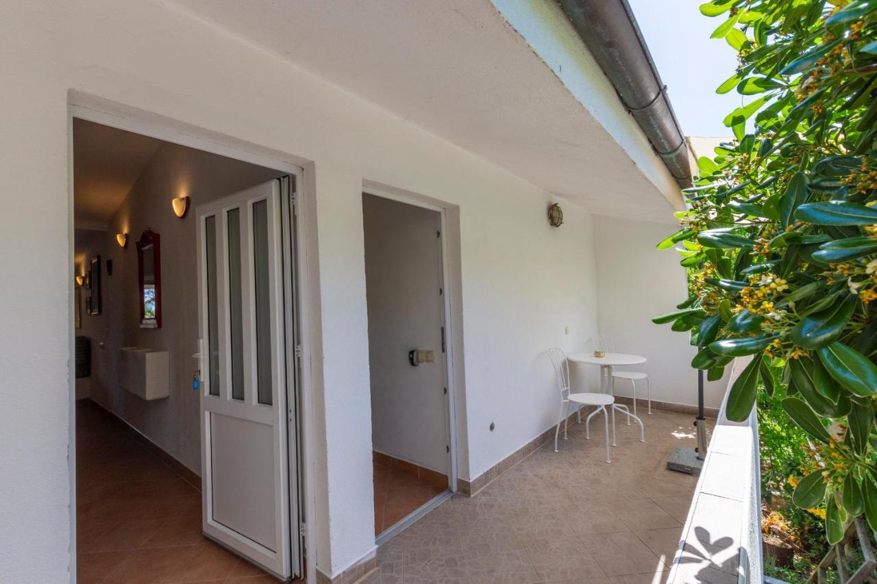 Janus Apartments Jelsa  Exterior foto